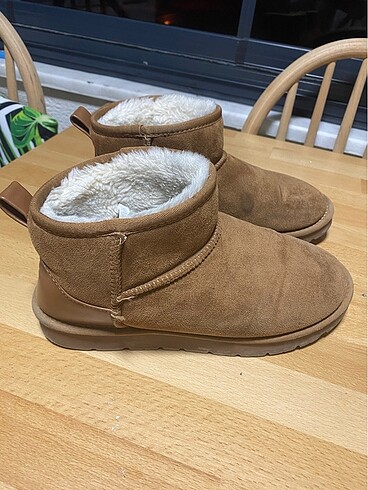 Ugg bot