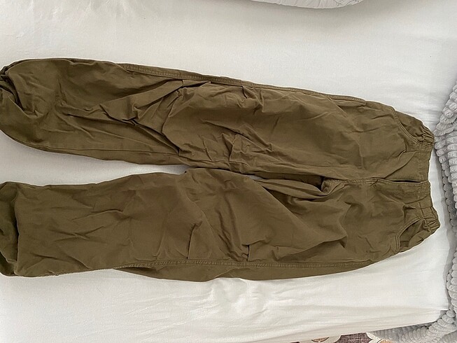 BERSHKA paraşüt pantolon