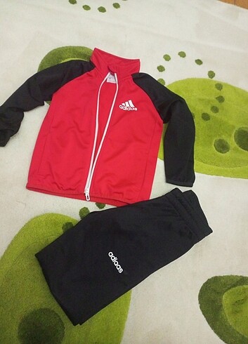 4 Yaş Beden siyah Renk Adidas eşofman takımı