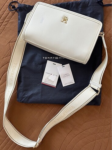 tommy hilfiger kadın çanta beyaz