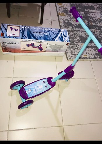 Decathlon Pembe 3 Tekerlekli Mini Scooter