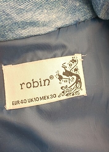Robin marka kot rengi yelek çok güzeldir 