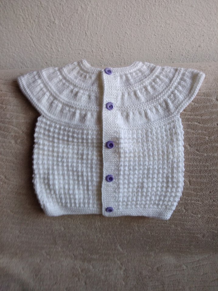 Kız Çocuk Beyaz Örgü Kolsuz Hırka - Görsel 3