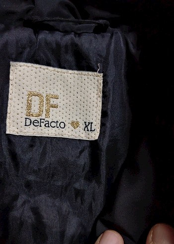 Siyah Yüksek Yakalı Tokalı Kadın Yelek - Görsel 3