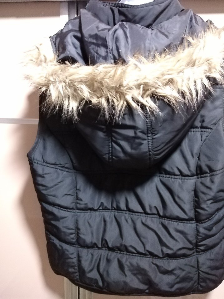 Siyah Yüksek Yakalı Tokalı Kadın Yelek - Görsel 4