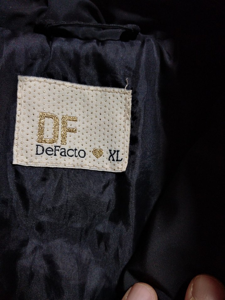 Siyah Yüksek Yakalı Tokalı Kadın Yelek - Görsel 3