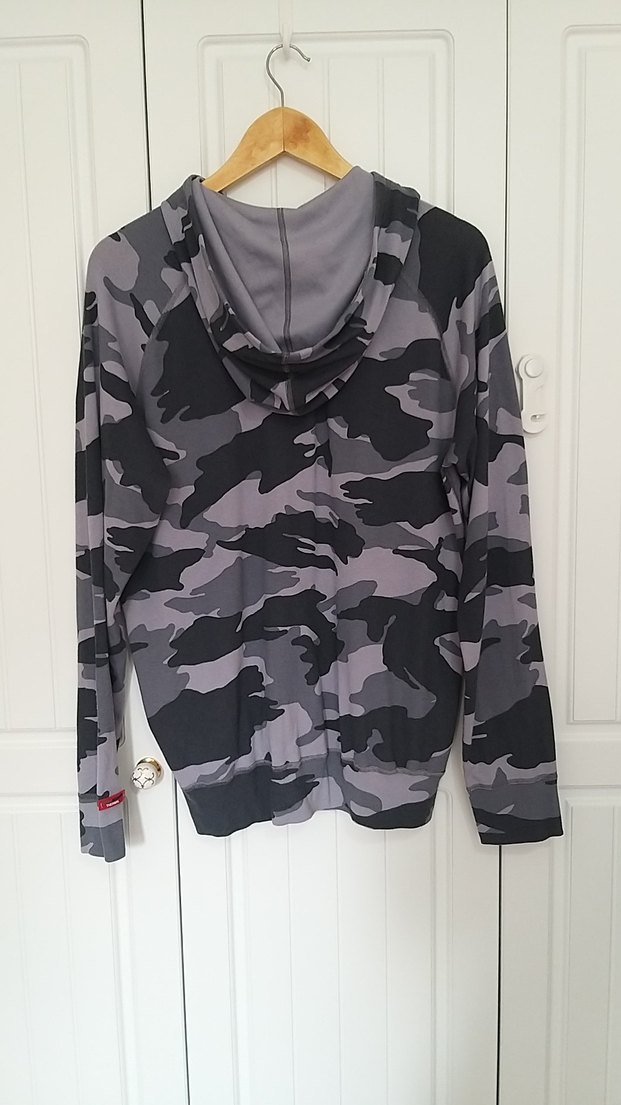 Gri Kamuflaj Desenli Kapüşonlu Sweatshirt - Görsel 2