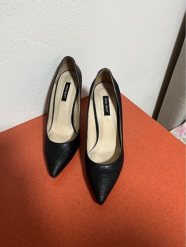 Nine West Siyah topuklu ayakkabı