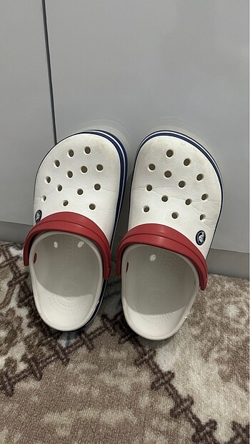 36 Beden beyaz Renk Crocs 36-37 numara çok az giyildi