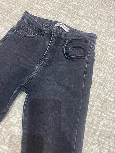26 Beden gri Renk Jean pantolon