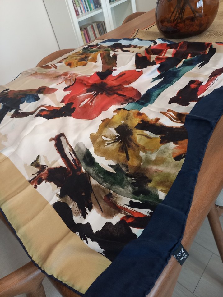 Sura ipek eşarp - Görsel 2