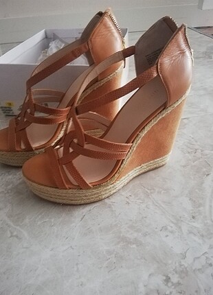 Nine West Dolgu topuk sandalet