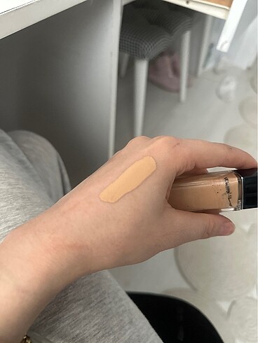 Beden Dior kapatıcı