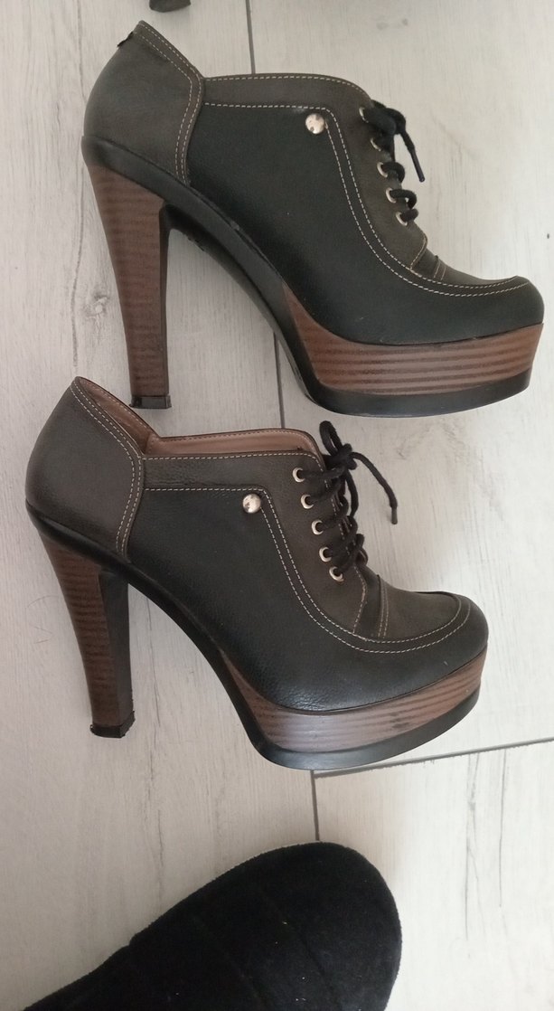 Kahve tonlarda ve siyah- haki 2 çift yeni giyilmemiş Boti, 35 no - Görsel 2