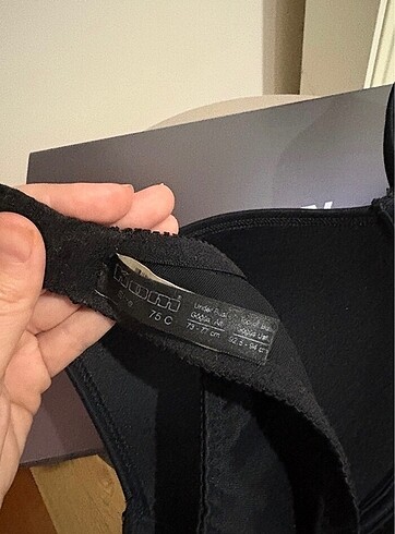 m Beden siyah Renk Kom marka 75/C toparlayıcı desteksiz sütyen