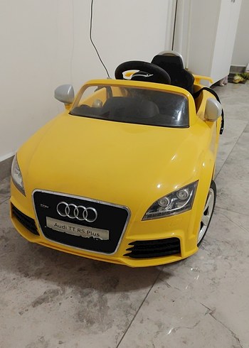 Sarı Parlak Elektrikli Audi TT RS Plus Çocuk Arabası