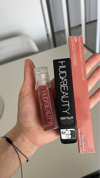 hudabeauty lipgloss rare dudak kalemi