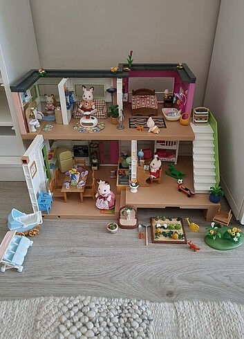 BÜYÜK SYLVANİAN FAMİLİES/PLAYMOBİL SETİ