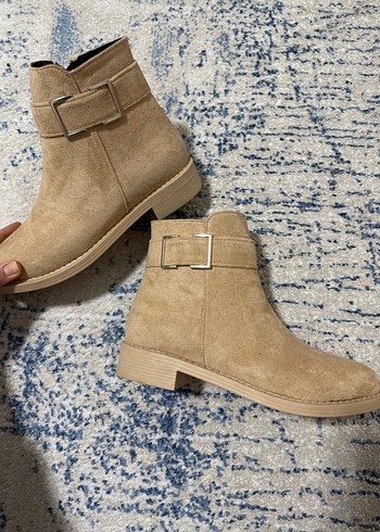 Sıfır Bej Süet Tokalı Kadın Bot - Görsel 3