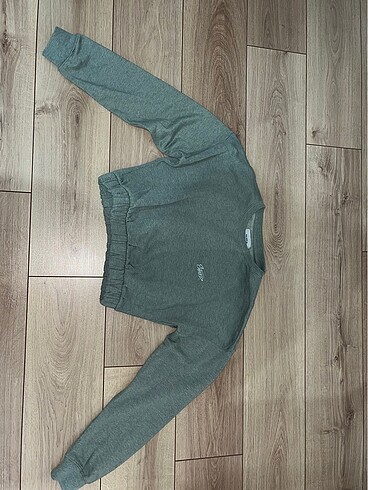 Pull and Bear pull and bear crop sweatshirt