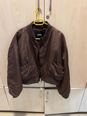 PULL AND BEAR BOMBER CEKET