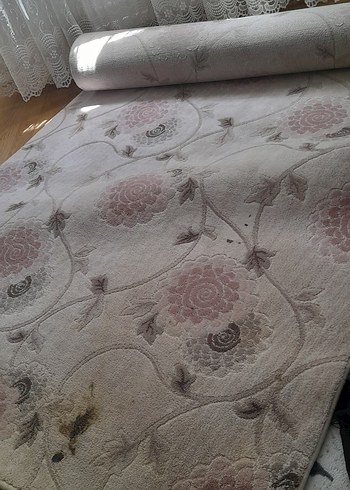  Beden çeşitli Renk Bej ve Gri Çiçek Desenli Halı