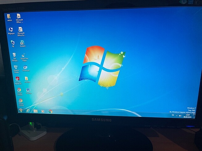 Windows 7 masaüstü bilgisayar