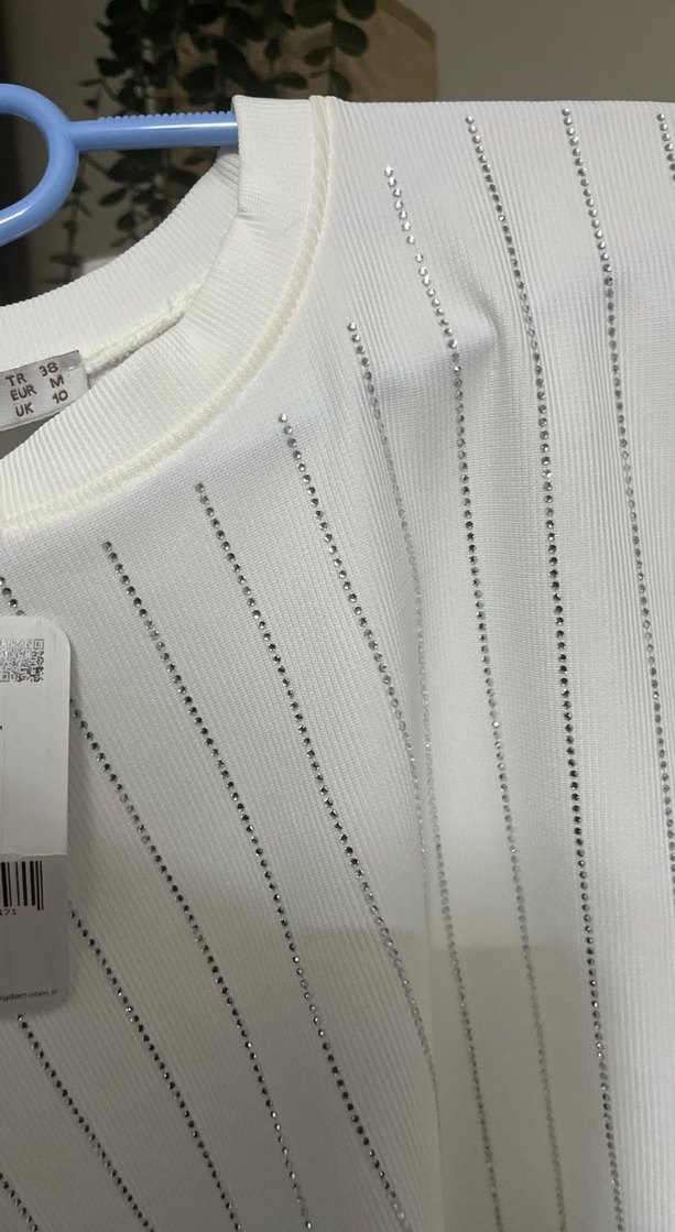 Beyaz Çizgili Kısa Kollu Triko Bluz - Görsel 3