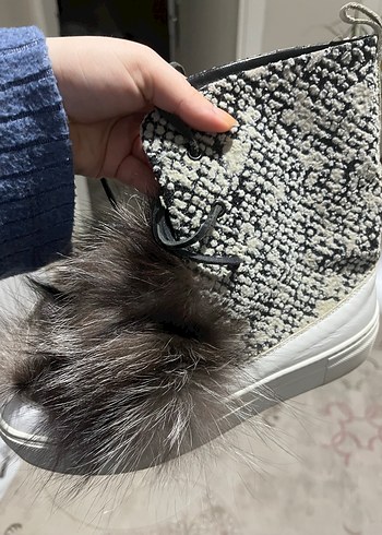 Gri Yılan Desenli Kadın Bot - Görsel 3