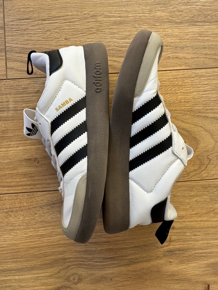 Adidas Beyaz Siyah Spor Ayakkabı — görsel 5/5