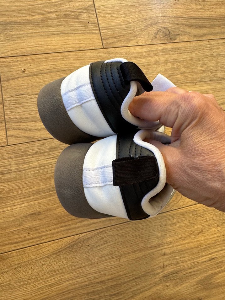 Adidas Beyaz Siyah Spor Ayakkabı — görsel 3/5