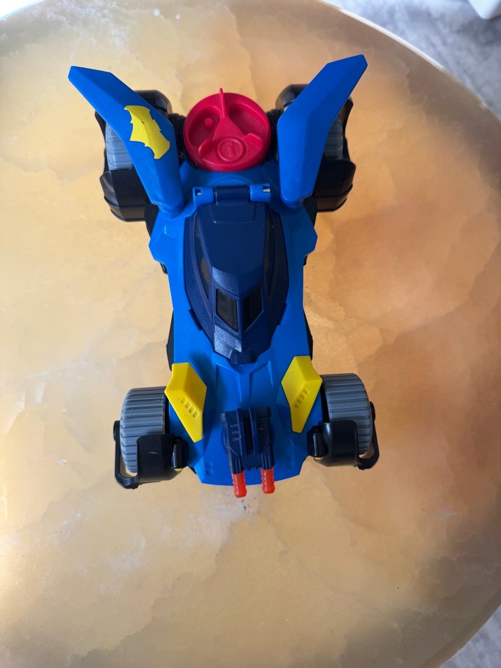 Mavi ve Sarı Geleceğin Oyuncak Aracı batman — görsel 2/7