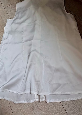 Düğmeli V Yakalı İşlemeli Beyaz Kadın Gömlek - Görsel 6