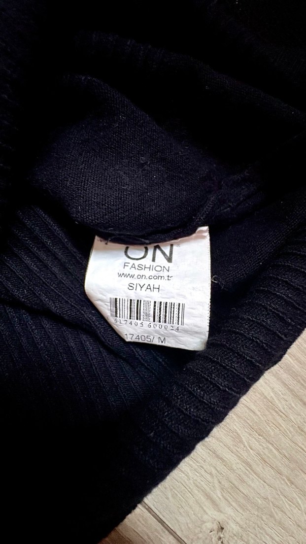 Siyah Örme Boğazlı Kadın Kazak - Görsel 2