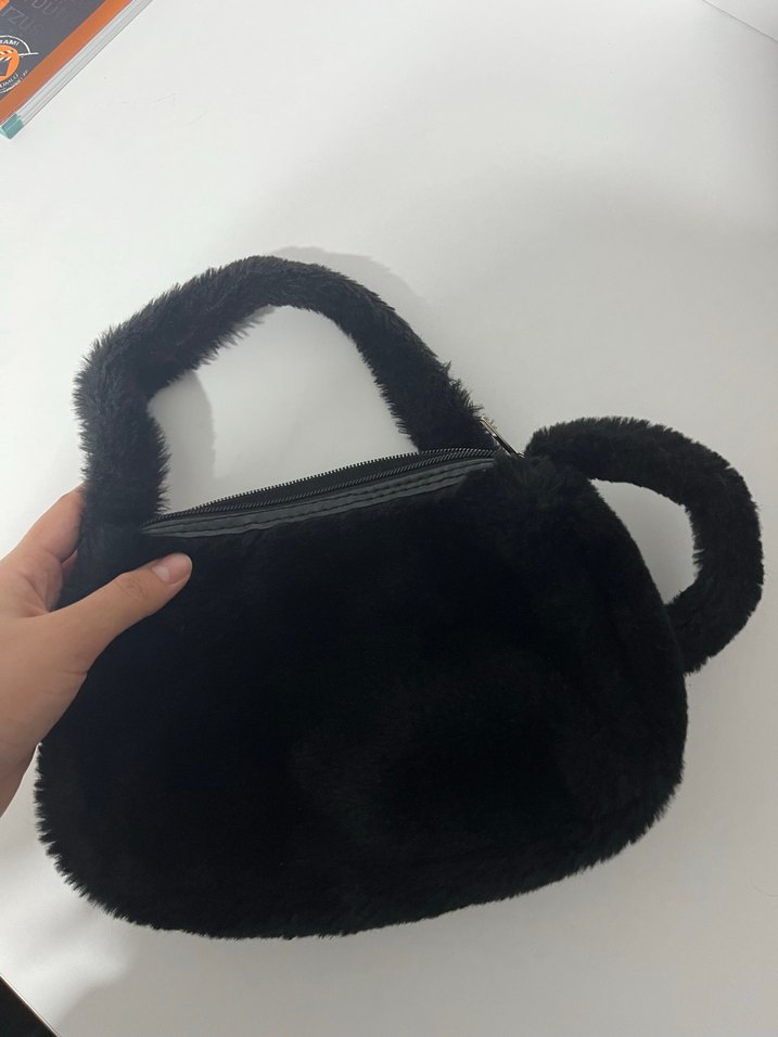 Siyah Kürklü Kadın El Çantası - Görsel 2