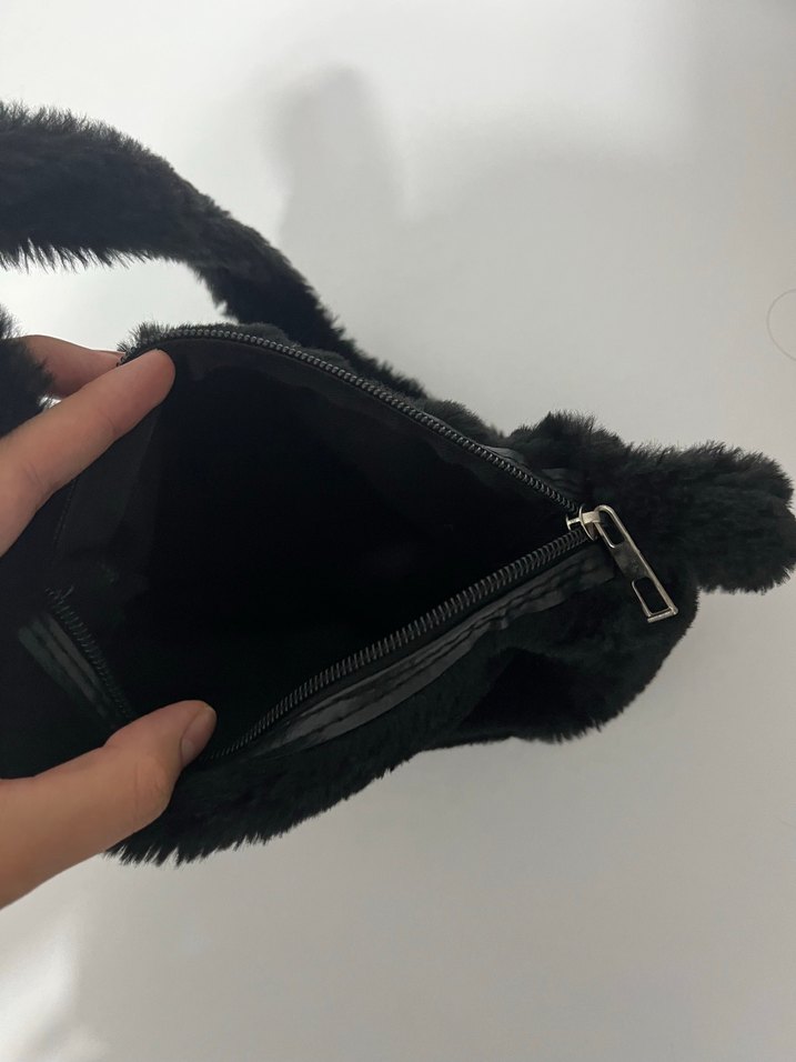 Siyah Kürklü Kadın El Çantası - Görsel 3