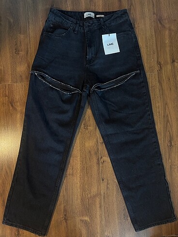 Straight Fit Jean
