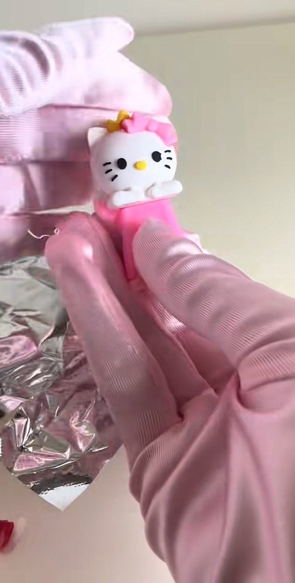 Hello Kitty Renkli Mini Figürler - Görsel 3