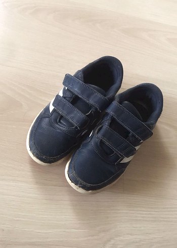 30 Beden Adidas 30.5 numara Spor Ayakkabı