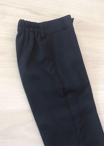 2 Yaş Bordo Kolsuz Çocuk Yelek ve Siyah Pantolon Takımı - Görsel 7