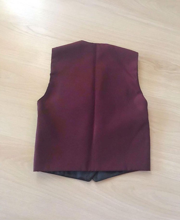 2 Yaş Bordo Kolsuz Çocuk Yelek ve Siyah Pantolon Takımı - Görsel 3