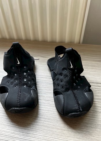 27 Beden Nike Siyah Erkek Çocuk Sandalet