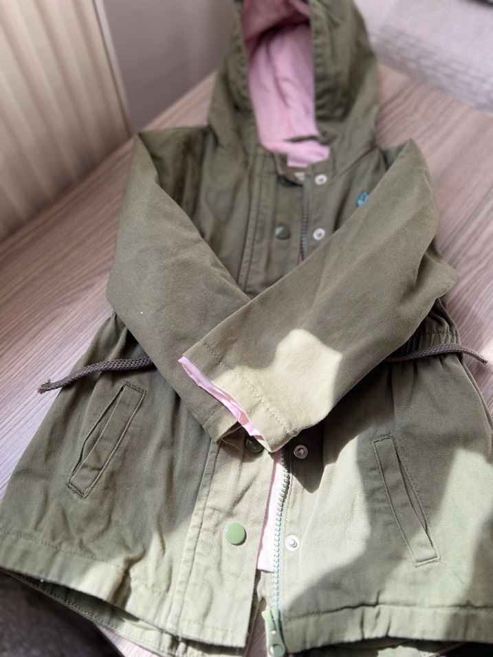 Nakışlı Düğmeli Kız Çocuk Kapüşonlu Mont - Görsel 2