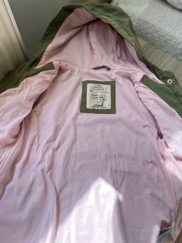 Nakışlı Düğmeli Kız Çocuk Kapüşonlu Mont - Görsel 3