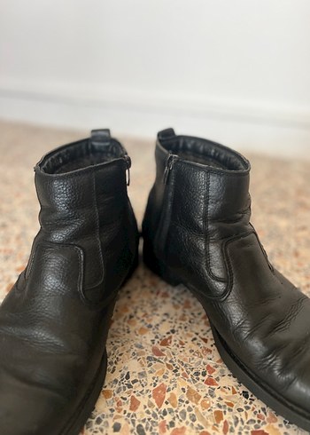 Kemer Detaylı Siyah Deri Erkek Bot - Görsel 3