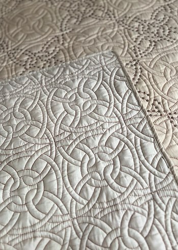 Kahverengi Nakışlı Yatak Örtüsü - Görsel 6