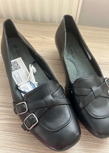 Tokalı Siyah Deri Kadın Topuklu Ayakkabı - Görsel 4