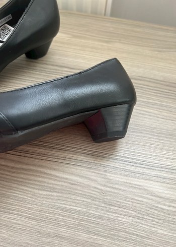 Tokalı Siyah Deri Kadın Topuklu Ayakkabı - Görsel 3