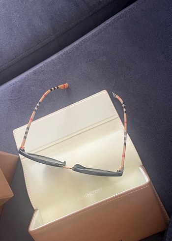 Burberry Transparan Bej Gri Kadın Gözlük - Görsel 3