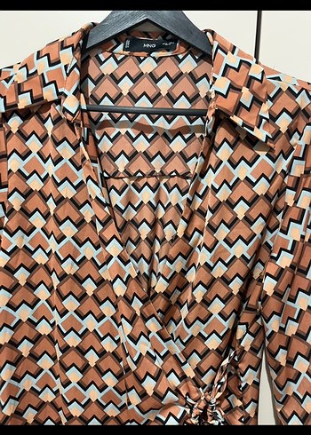 Düğmeli V Yaka Uzun Kollu Midi Tunik - Görsel 6